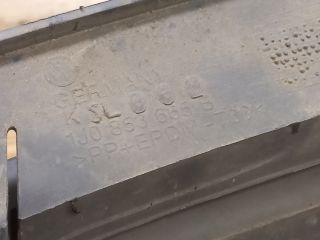 bontott VW GOLF IV Bal Ködfényszóró Lámpakeret