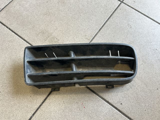 bontott VW GOLF IV Bal Ködlámpa Rács