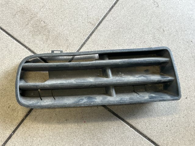 bontott VW GOLF IV Bal Ködlámpa Rács