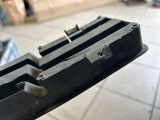 bontott VW GOLF IV Bal Ködlámpa Rács