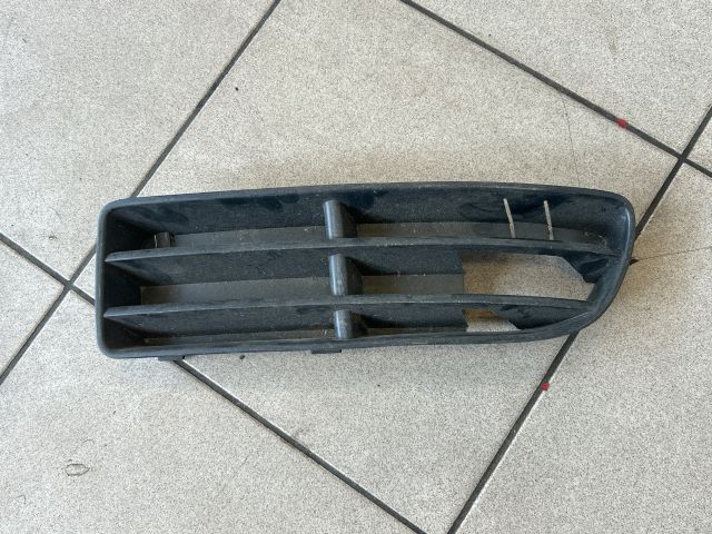 bontott VW GOLF IV Bal Ködlámpa Rács