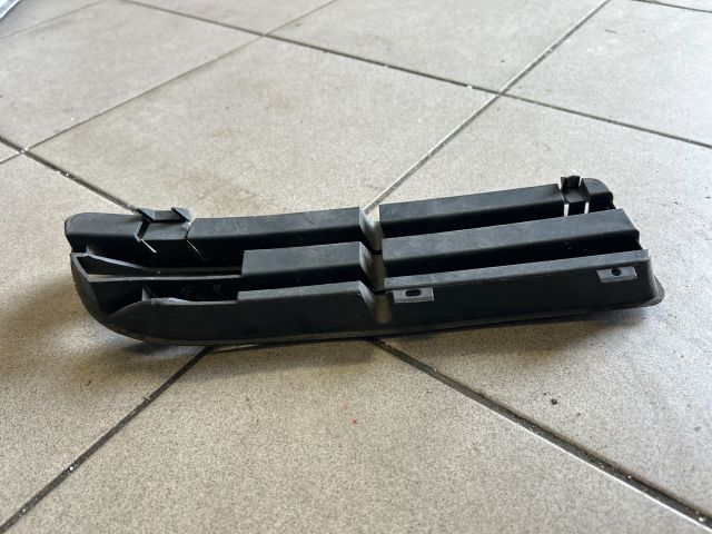 bontott VW GOLF IV Bal Ködlámpa Rács