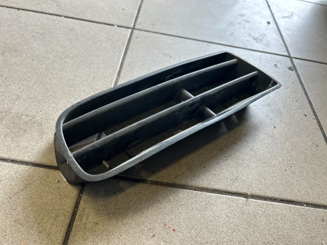 bontott VW GOLF IV Bal Ködlámpa Rács