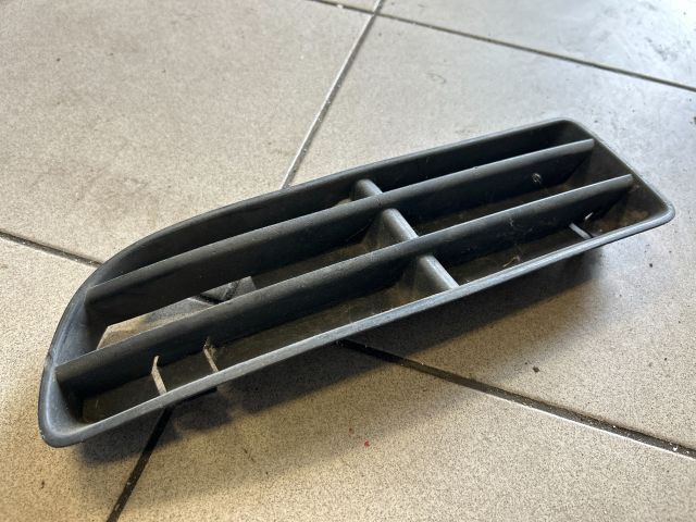 bontott VW GOLF IV Bal Ködlámpa Rács