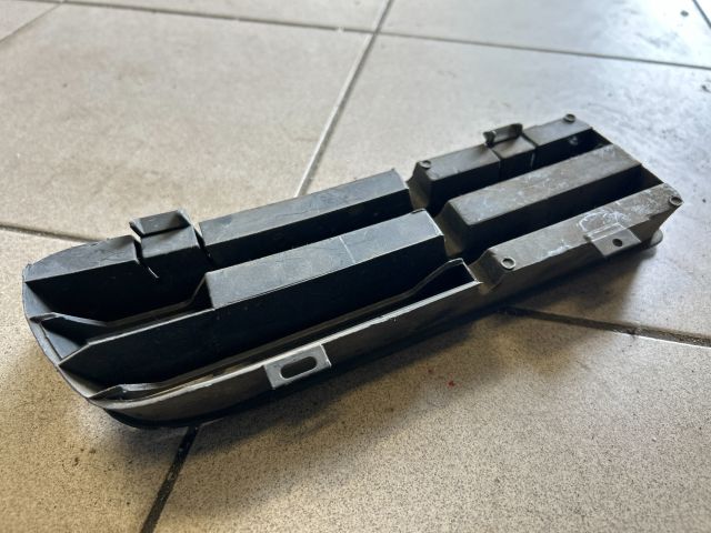 bontott VW GOLF IV Bal Ködlámpa Rács