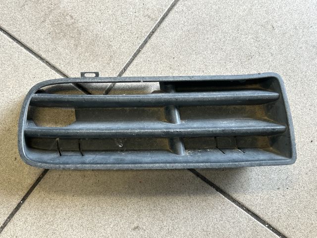 bontott VW GOLF IV Bal Ködlámpa Rács