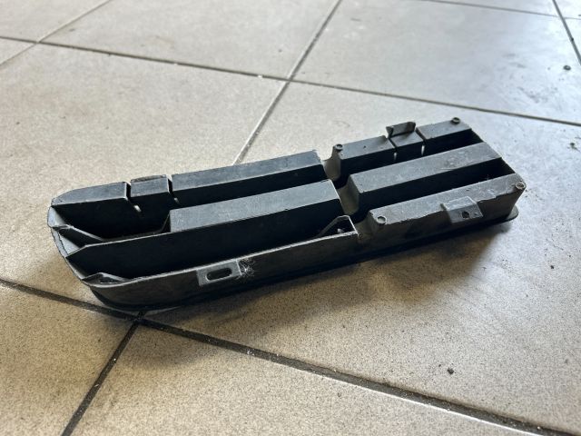 bontott VW GOLF IV Bal Ködlámpa Rács