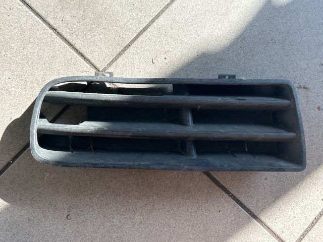 bontott VW GOLF IV Bal Ködlámpa Rács