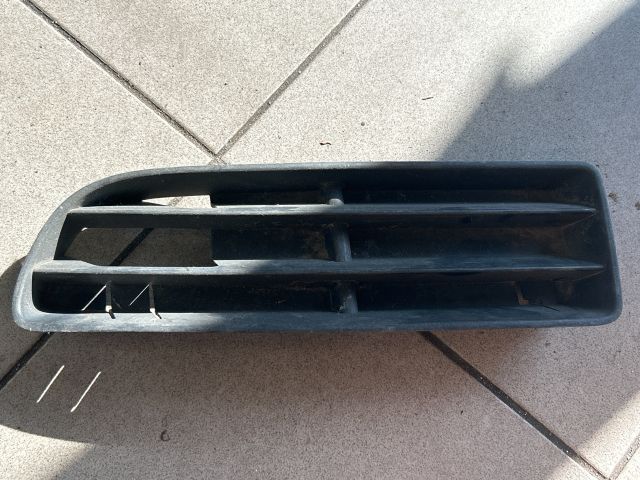 bontott VW GOLF IV Bal Ködlámpa Rács