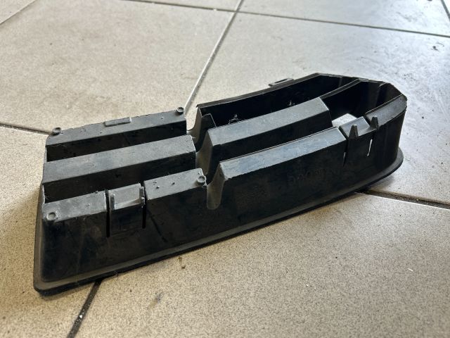 bontott VW GOLF IV Bal Ködlámpa Rács