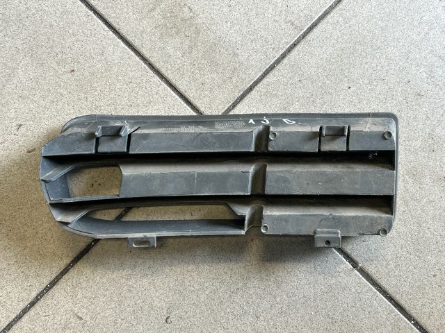 bontott VW GOLF IV Bal Ködlámpa Rács