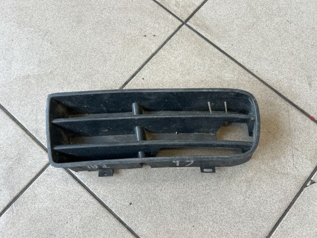 bontott VW GOLF IV Bal Ködlámpa Rács