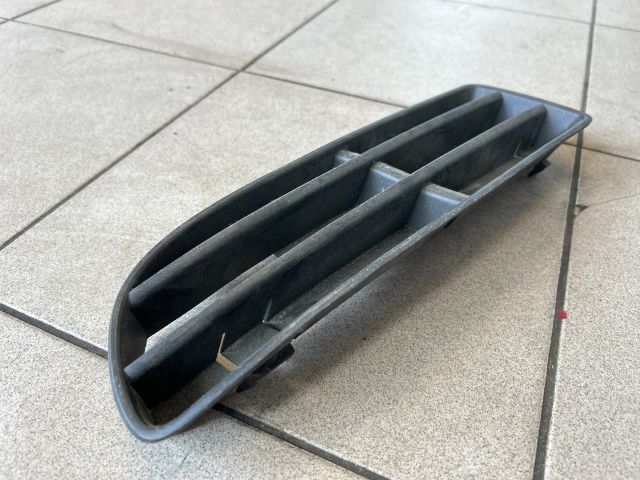 bontott VW GOLF IV Bal Ködlámpa Rács