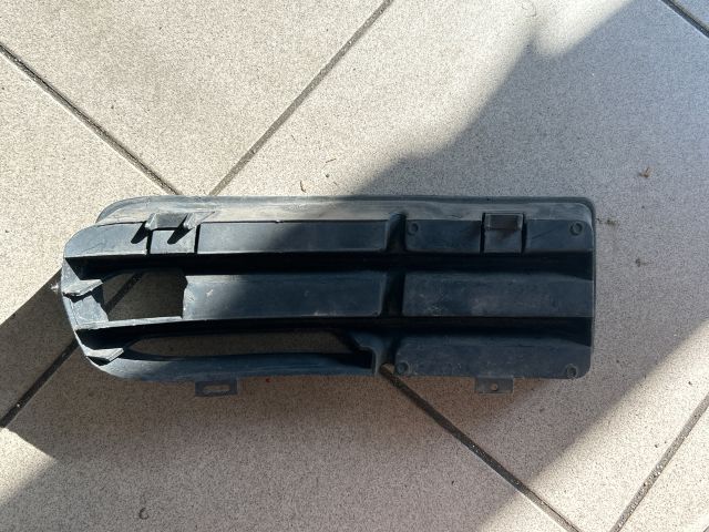 bontott VW GOLF IV Bal Ködlámpa Rács