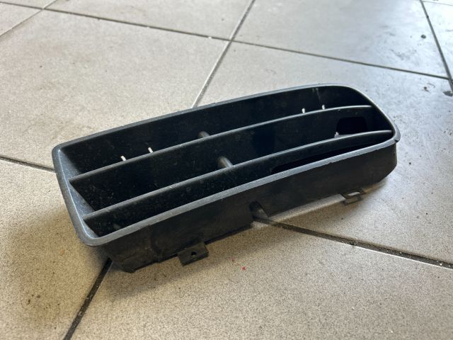 bontott VW GOLF IV Bal Ködlámpa Rács