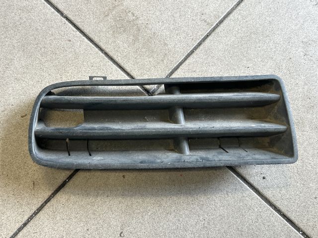 bontott VW GOLF IV Bal Ködlámpa Rács