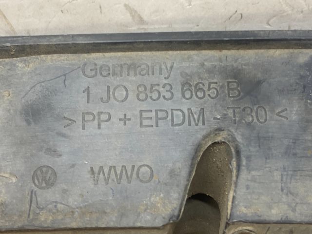 bontott VW GOLF IV Bal Ködlámpa Rács