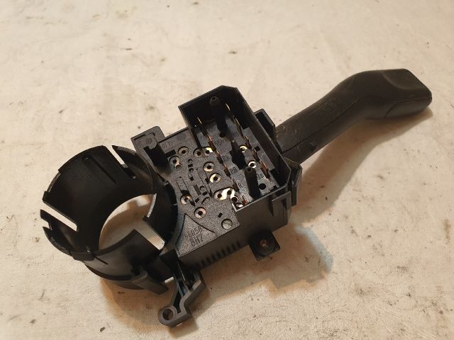 bontott VW GOLF IV Bal Kormánykapcsoló Irányjelző