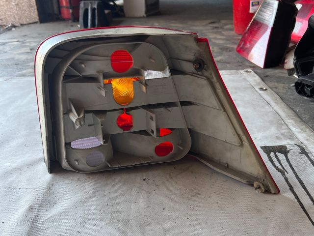 bontott VW GOLF IV Bal Külső Hátsó Lámpa