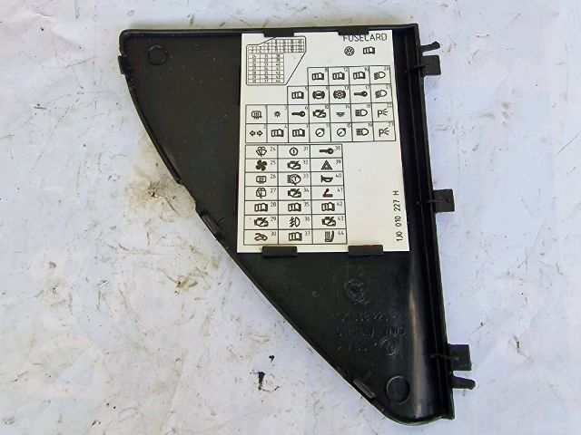 bontott VW GOLF IV Bal Műszerfal Oldalkárpit