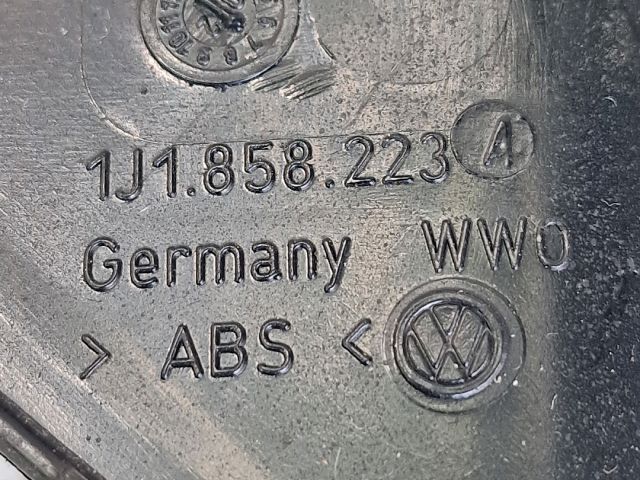 bontott VW GOLF IV Bal Műszerfal Oldalkárpit