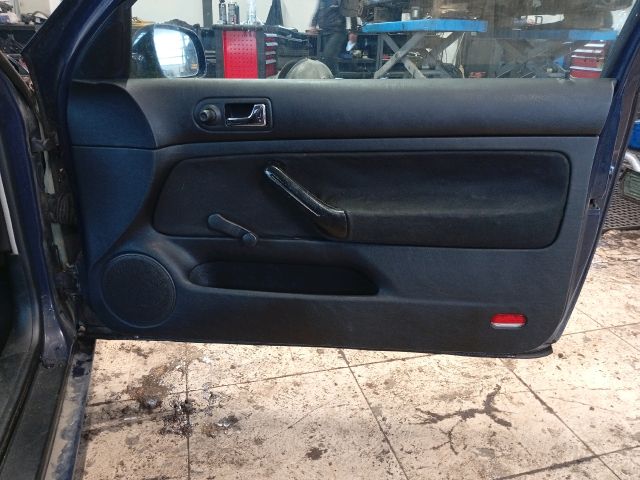 bontott VW GOLF IV Bal Napellenző Tartó