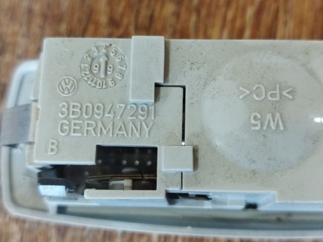 bontott VW GOLF IV Beltér Világítás Hátsó