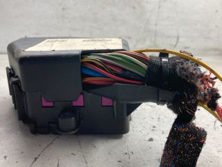 bontott VW GOLF IV Biztosítéktábla Doboz