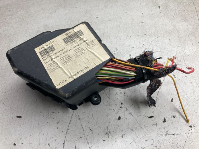 bontott VW GOLF IV Biztosítéktábla Doboz