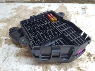 bontott VW GOLF IV Biztosítéktábla Utastér