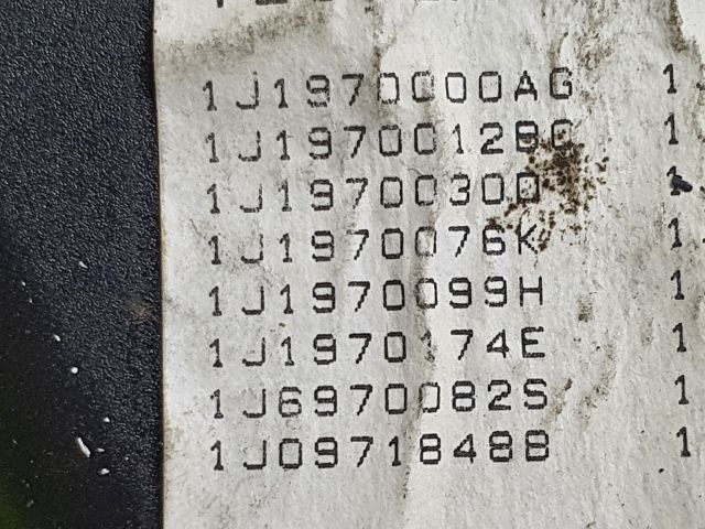 bontott VW GOLF IV Biztosítéktábla Utastér