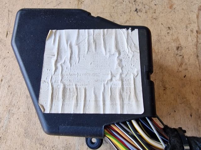 bontott VW GOLF IV Biztosítéktábla Utastér