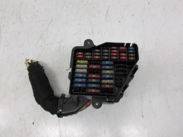 bontott VW GOLF IV Biztosítéktábla Utastér