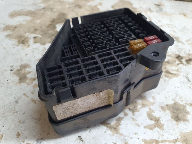 bontott VW GOLF IV Biztosítéktábla Utastér