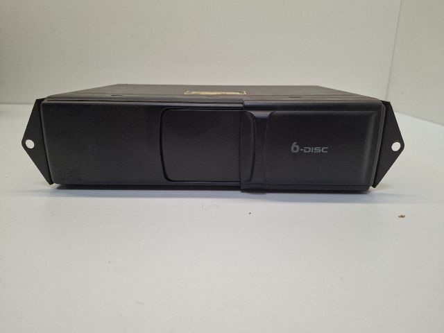 bontott VW GOLF IV CD / DVD Tár