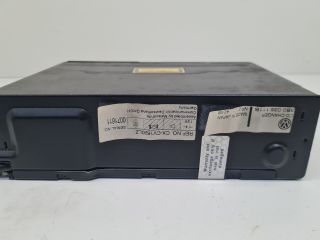 bontott VW GOLF IV CD / DVD Tár