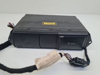 bontott VW GOLF IV CD / DVD Tár