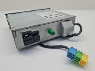 bontott VW GOLF IV CD / DVD Tár