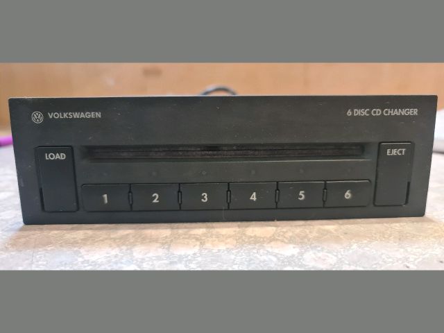 bontott VW GOLF IV CD / DVD Tár
