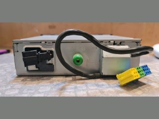 bontott VW GOLF IV CD / DVD Tár