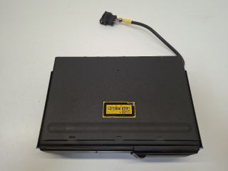 bontott VW GOLF IV CD / DVD Tár