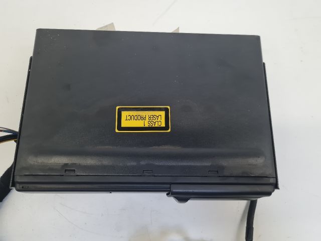 bontott VW GOLF IV CD / DVD Tár