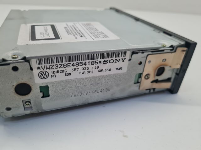 bontott VW GOLF IV CD / DVD Tár