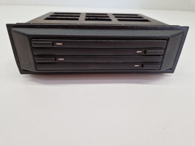 bontott VW GOLF IV CD / DVD Tár