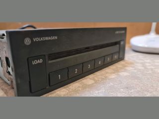 bontott VW GOLF IV CD / DVD Tár