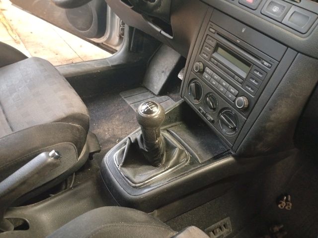 bontott VW GOLF IV Csomagtér Kárpit