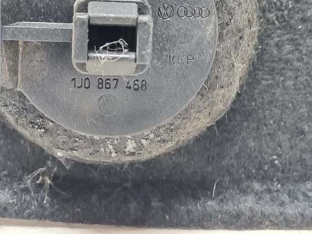 bontott VW GOLF IV Csomagtér Kárpit