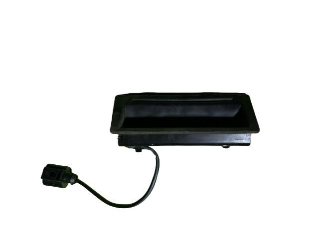 bontott VW GOLF IV Csomagtér Nyitó Kar / Gomb