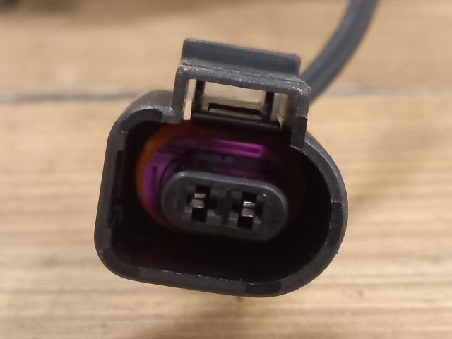 bontott VW GOLF IV Csomagtér Nyitó Kar / Gomb