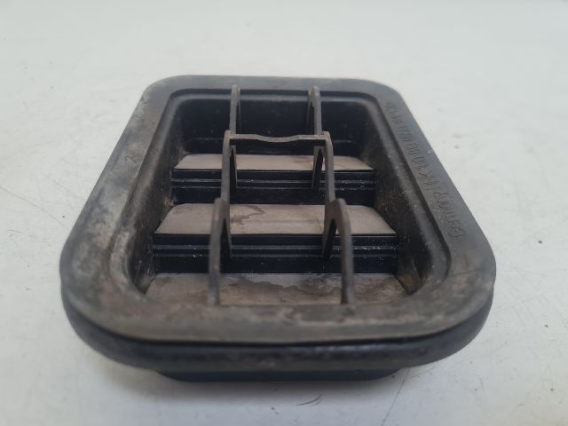 bontott VW GOLF IV Csomagtér Szellőző Hátsó